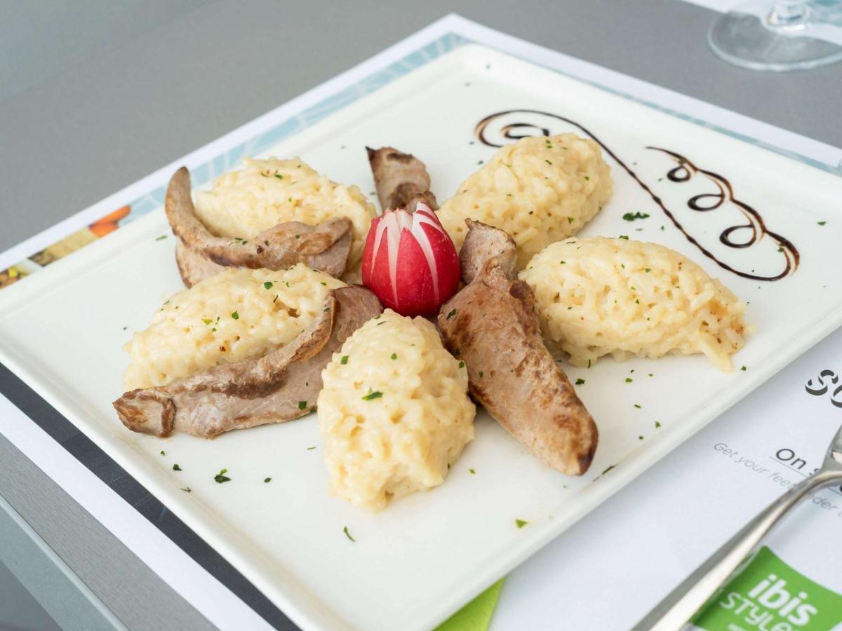 ホテル Ibis Styles Saint Dizier エクステリア 写真