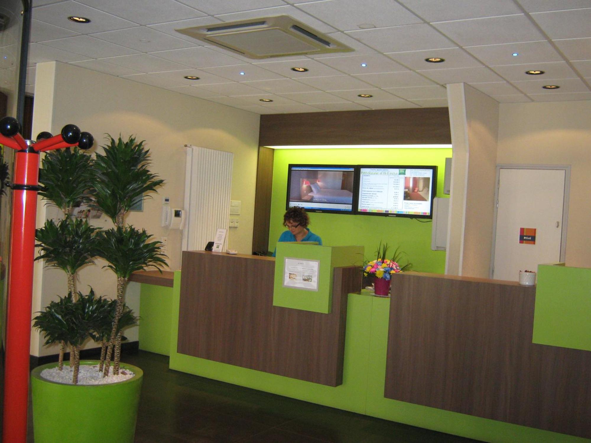 ホテル Ibis Styles Saint Dizier エクステリア 写真