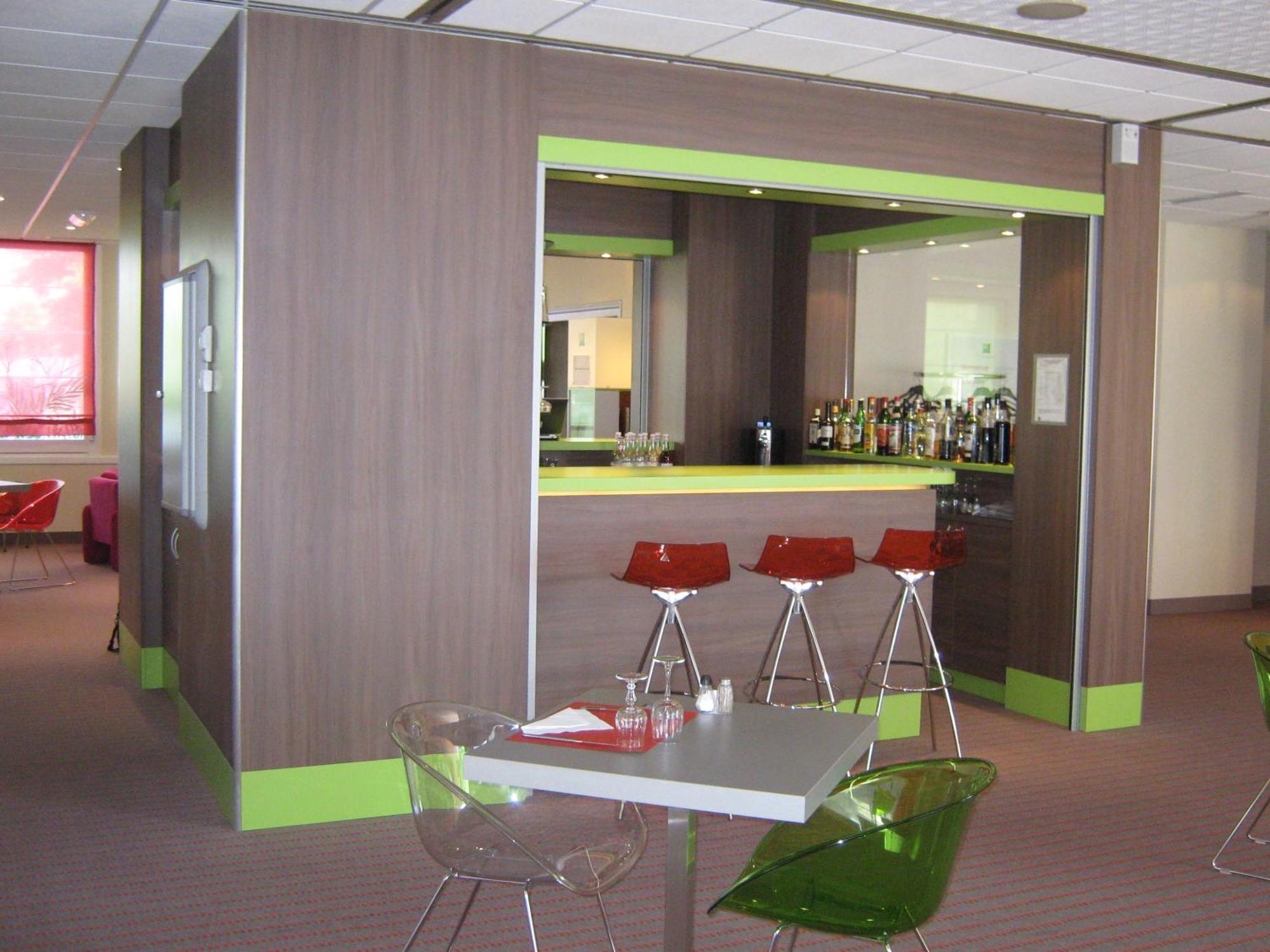 ホテル Ibis Styles Saint Dizier エクステリア 写真