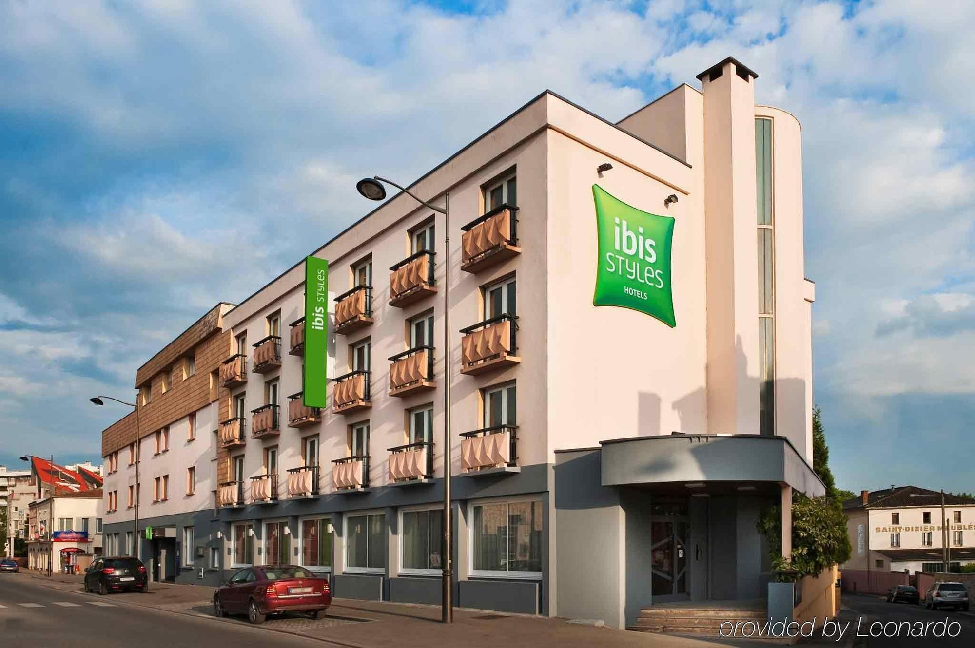 ホテル Ibis Styles Saint Dizier エクステリア 写真